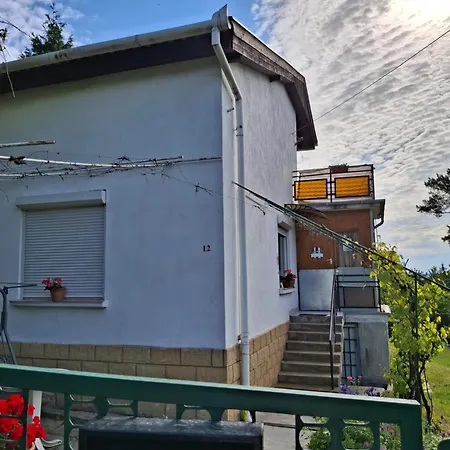 Marti-lak Feriehus *